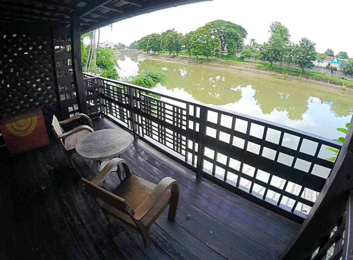 The Riverside Guest House Lampang Ngoại thất bức ảnh