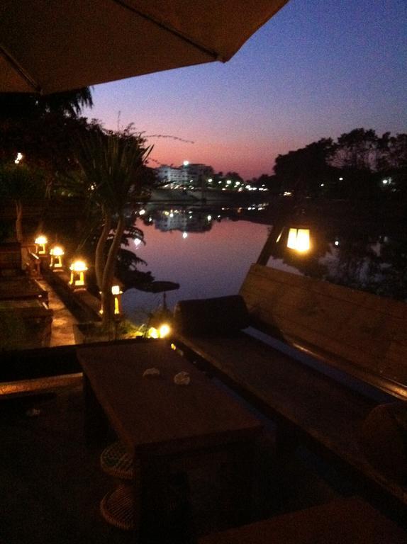 The Riverside Guest House Lampang Ngoại thất bức ảnh
