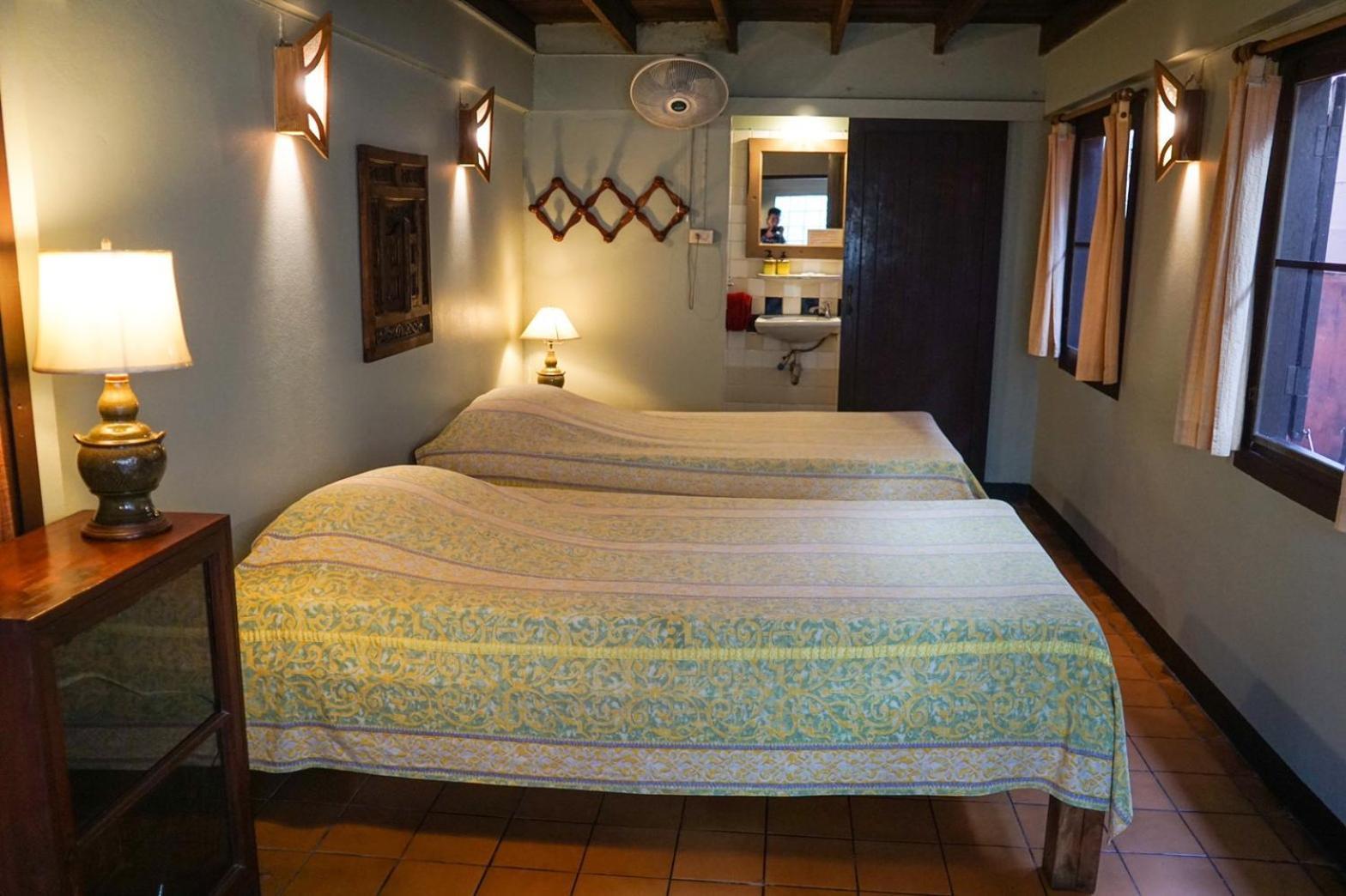 The Riverside Guest House Lampang Ngoại thất bức ảnh