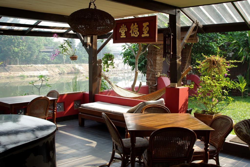 The Riverside Guest House Lampang Ngoại thất bức ảnh